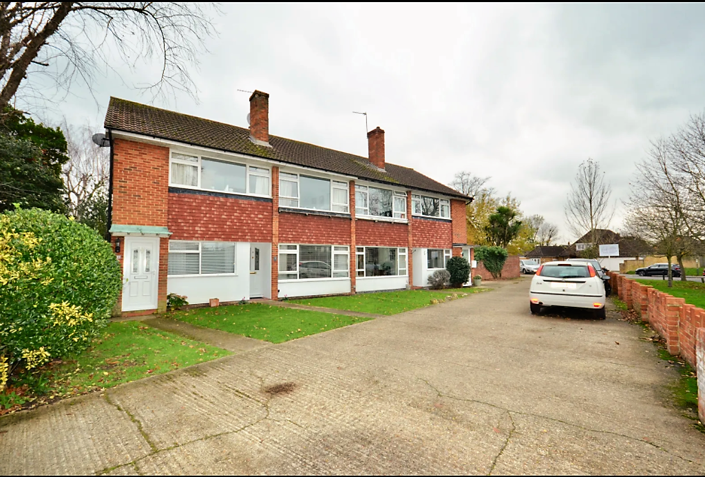 2 bed to rent in Oakington Drive, Lower Sunbury TW16 Zoopla