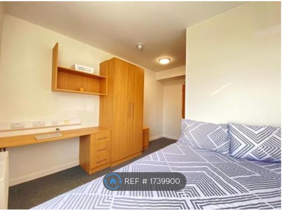 Room to rent in London Road, High HP11 Zoopla