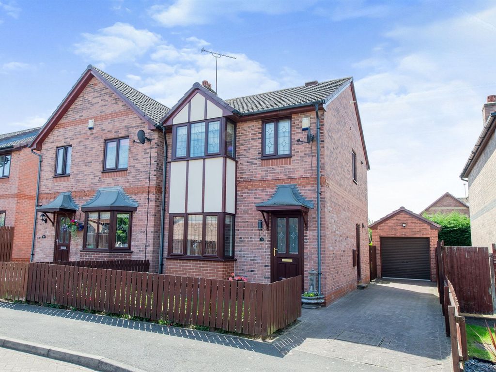 3 bed semidetached house for sale in Hague Park Lane, South Kirkby