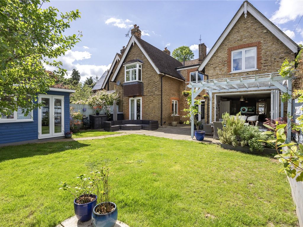 4 bed semidetached house for sale in Kingston Hill, Kingston Upon