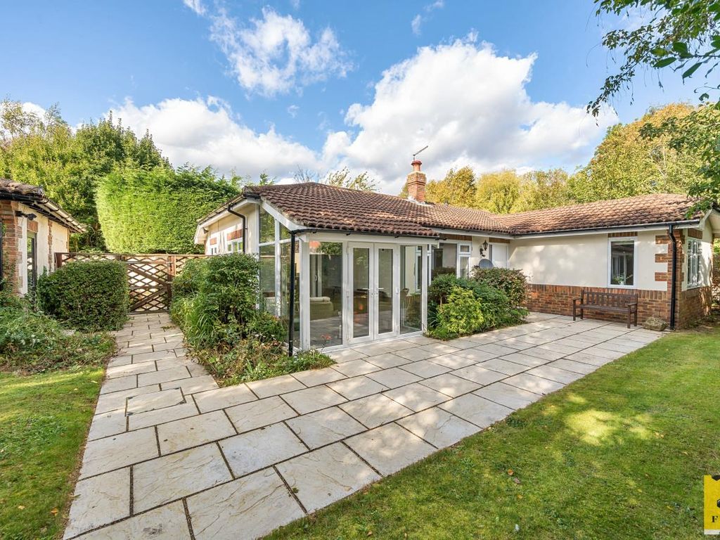 3 bed detached bungalow for sale in Fordwich Road, Sturry, Canterbury