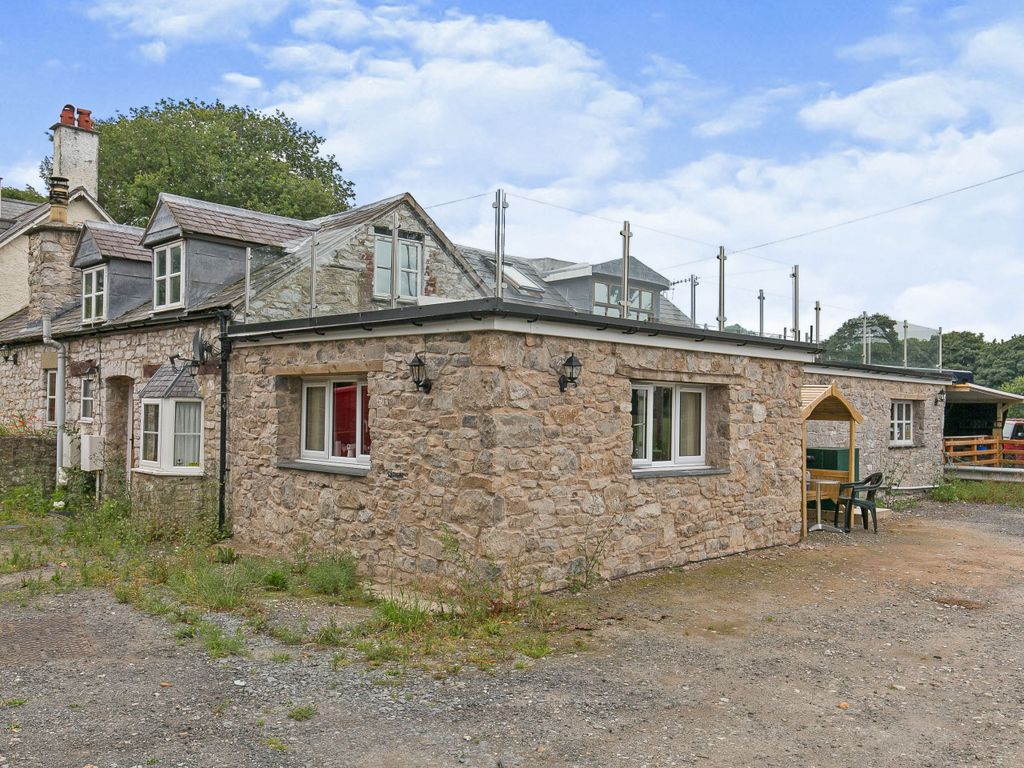 3 bed semidetached house for sale in Babell, Treffynnon, Babell