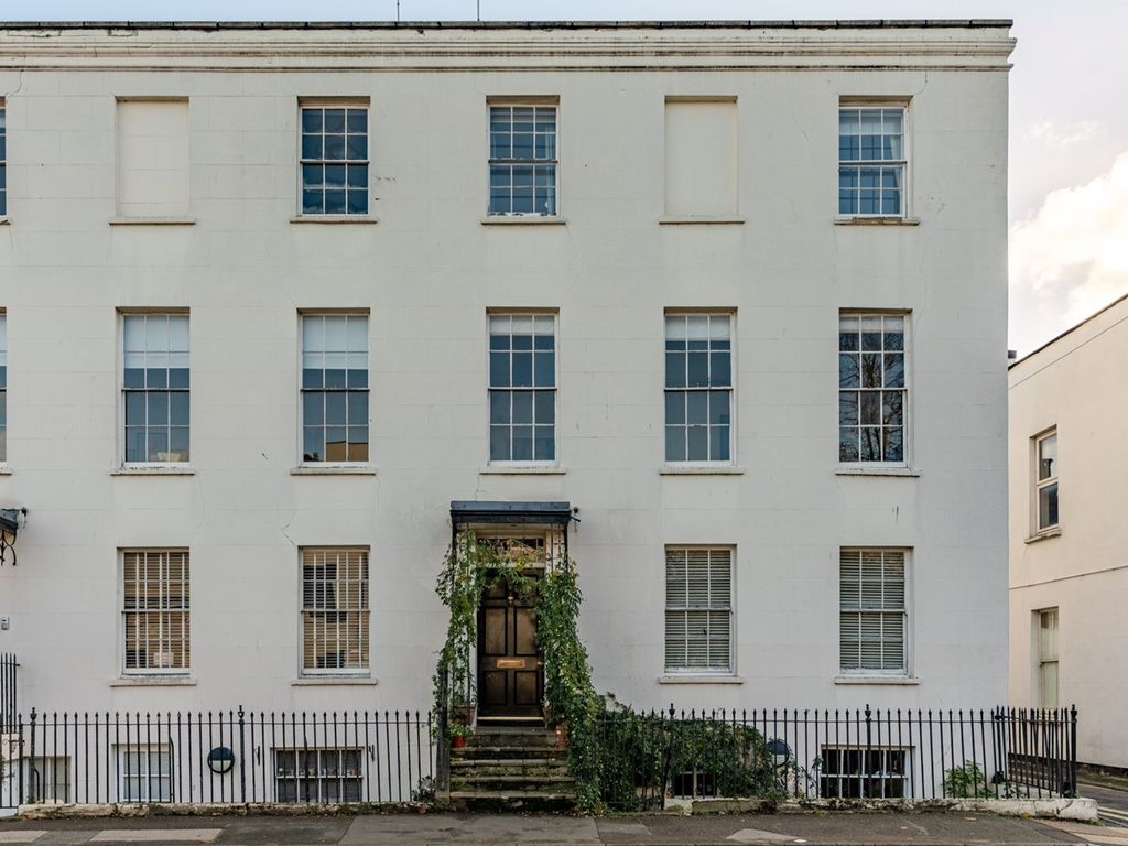 3 bed flat for sale in Bath Road, Cheltenham GL53, £395,000 Zoopla