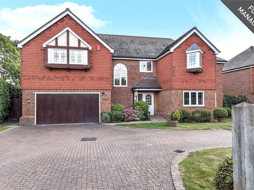 5 bed detached house to rent in Pembroke Gate, Newlands Drive