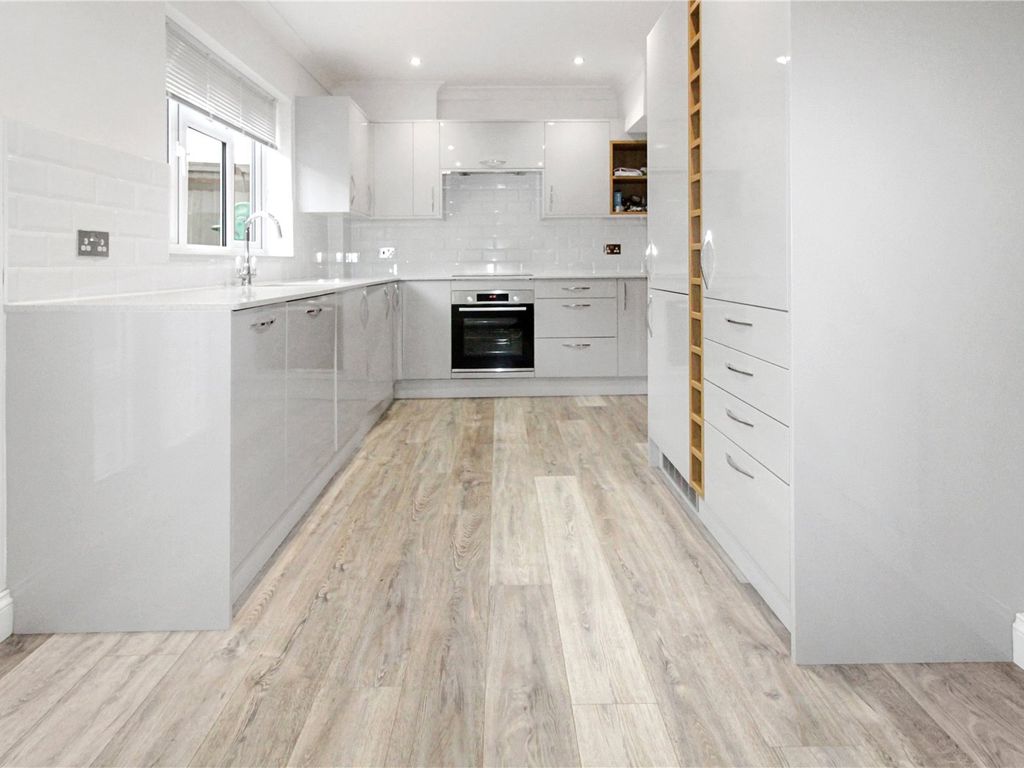 3 bed semidetached house for sale in Longmarsh View, Sutton At Hone