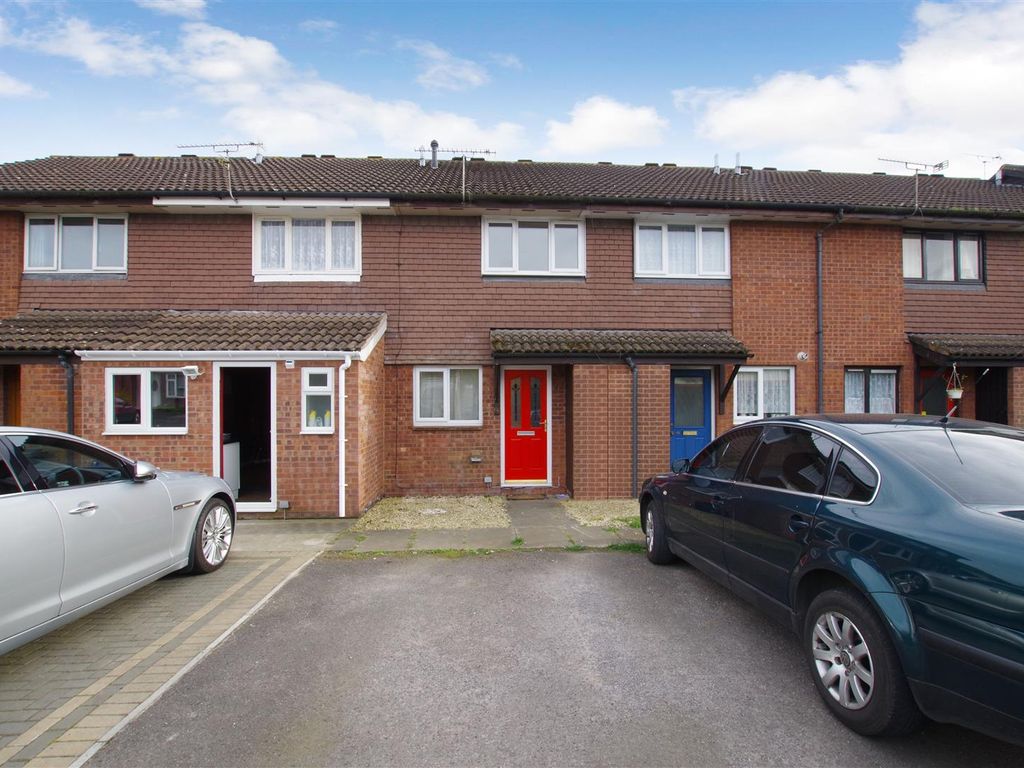2 bed terraced house for sale in Chandos Close, Grange Park, Swindon