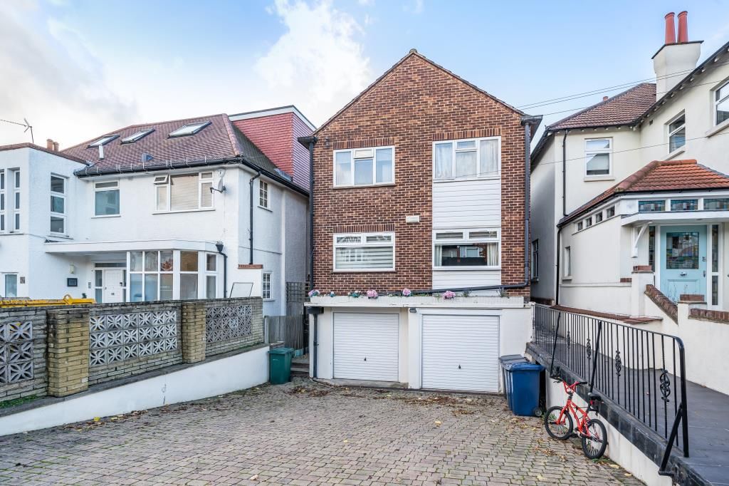 4 bed for sale in Holly Park Gardens, Finchley N3, £800,000