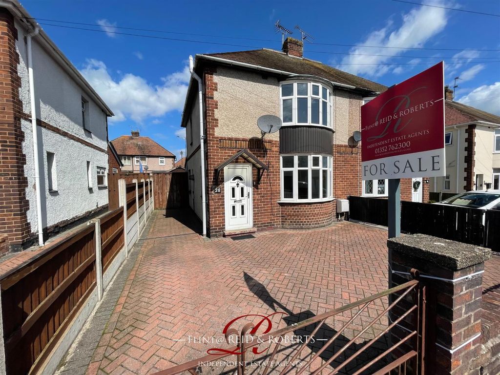 3 bed semidetached house for sale in Kings Avenue, Oakenholt, Flint