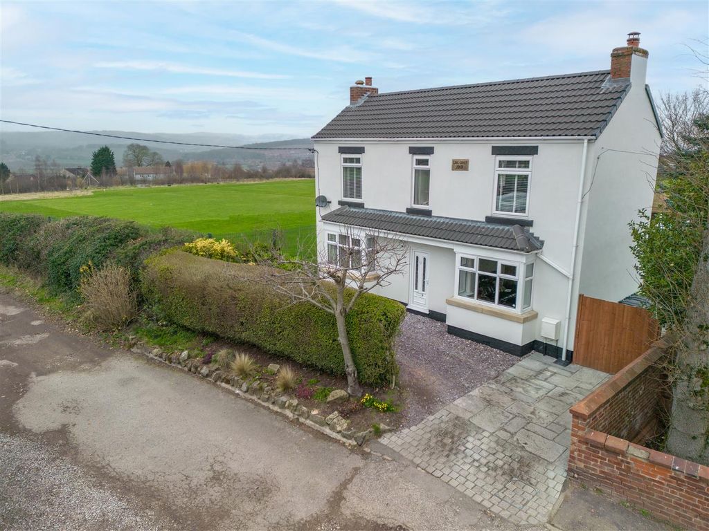 4 bed detached house for sale in Gill Lane, Grassmoor, Chesterfield S42