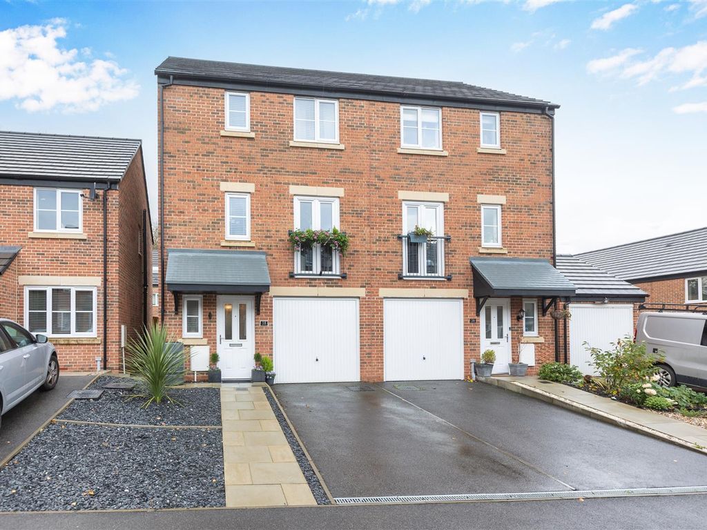 5 bed semidetached house for sale in Abram Close, Lancaster LA1, £