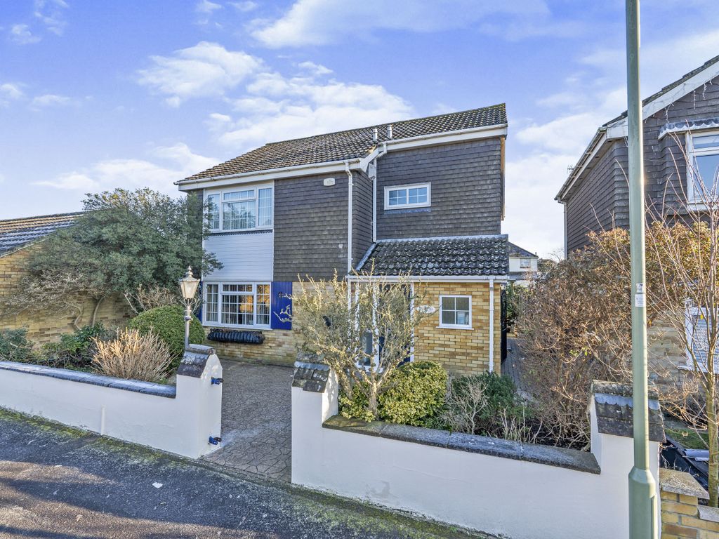4 bed detached house for sale in Hammonds Close, Totton, Southampton