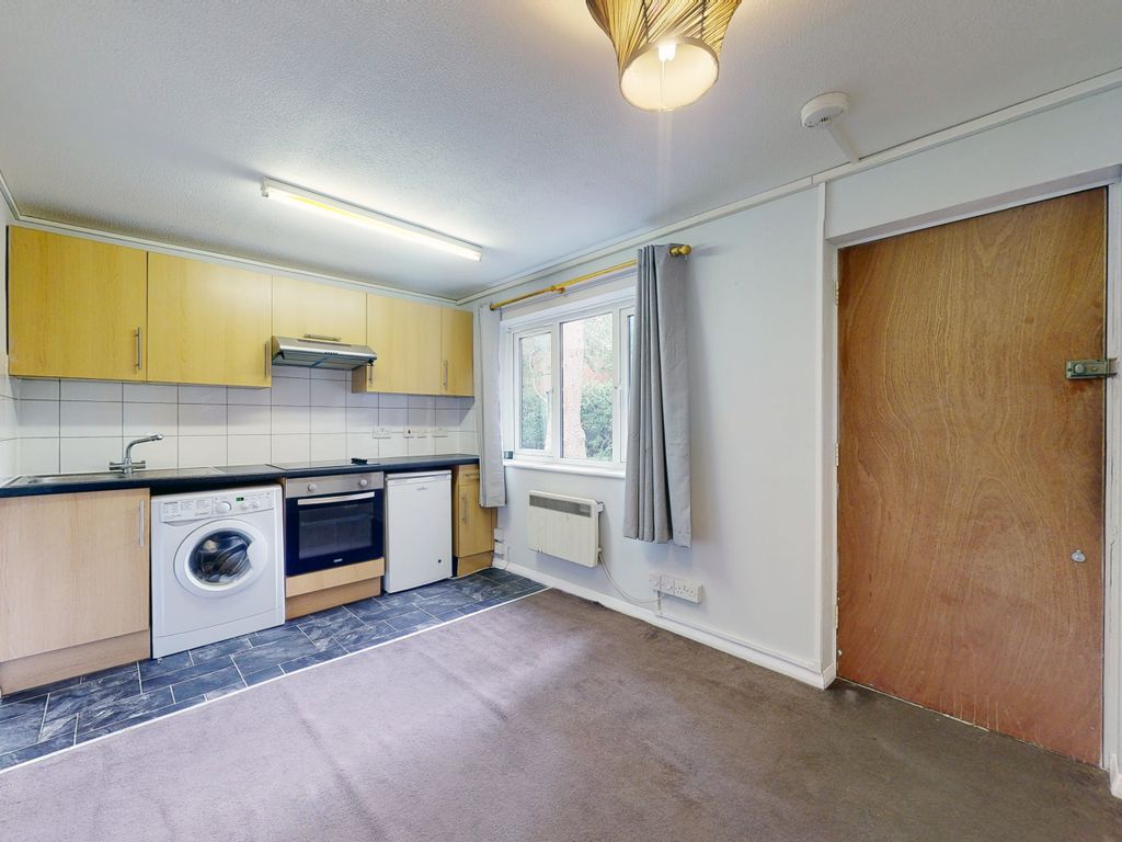 1 bed flat to rent in Beardsley Way, Acton W3 Zoopla