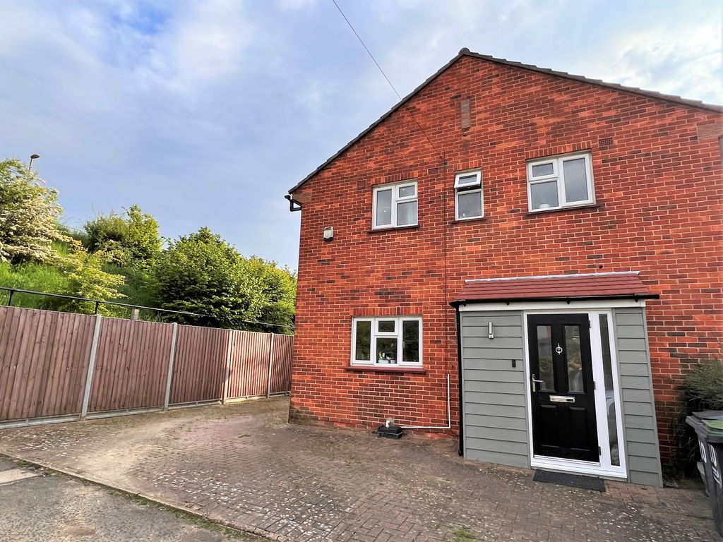 3 bed end terrace house for sale in Mountbatten Close, Gosport PO13