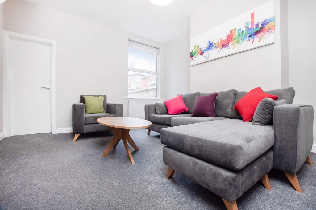 2 bed terraced house to rent in Horton Road, Rusholme, Manchester M14