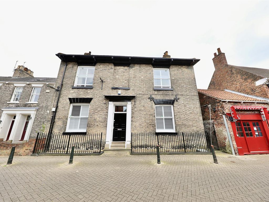 4 bed detached house for sale in Walkergate, Beverley HU17, £675,000