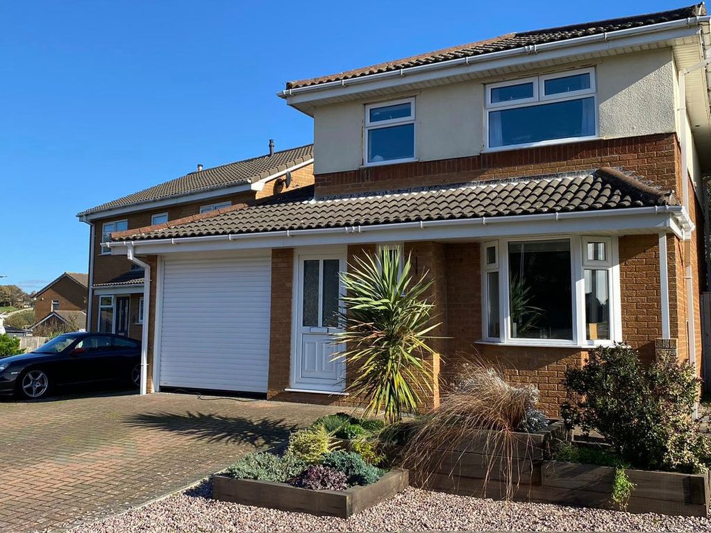 4 bed detached house for sale in Arran Close, Heysham, Morecambe LA3, £