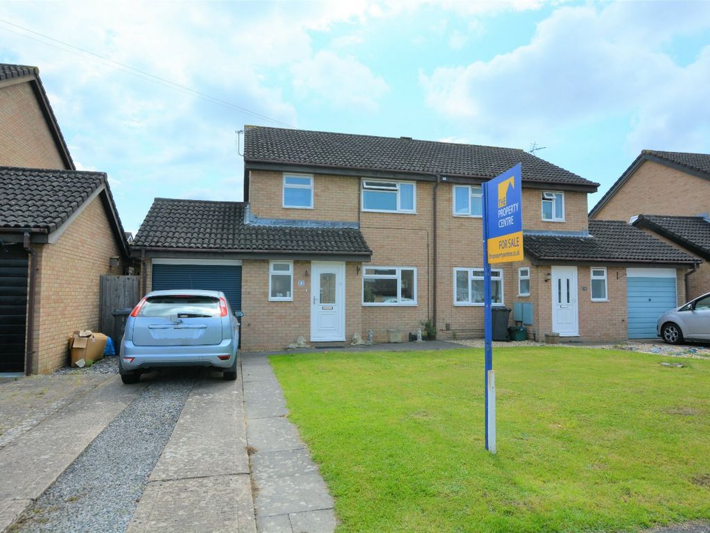 3 bed semidetached house for sale in Lilac Way, Quedgeley, Gloucester