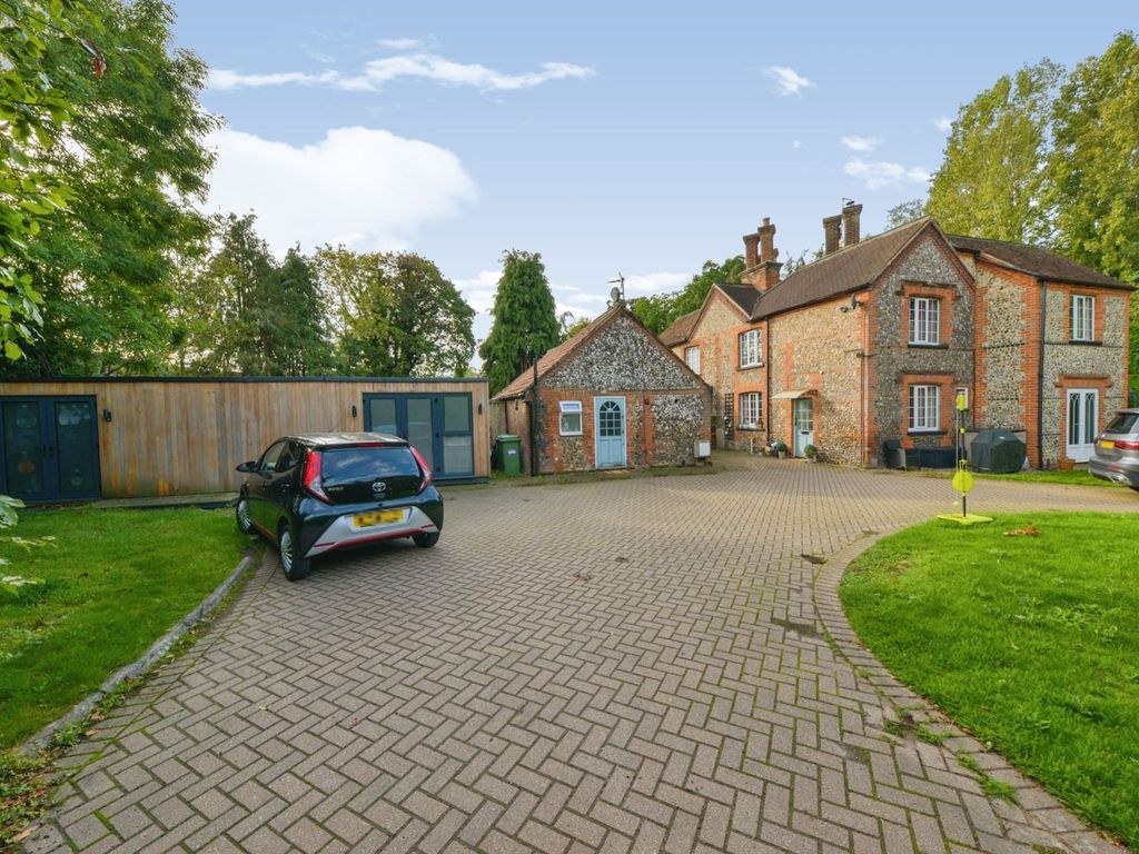 3 bed semidetached house for sale in Shenley Lane, St. Albans AL2, £