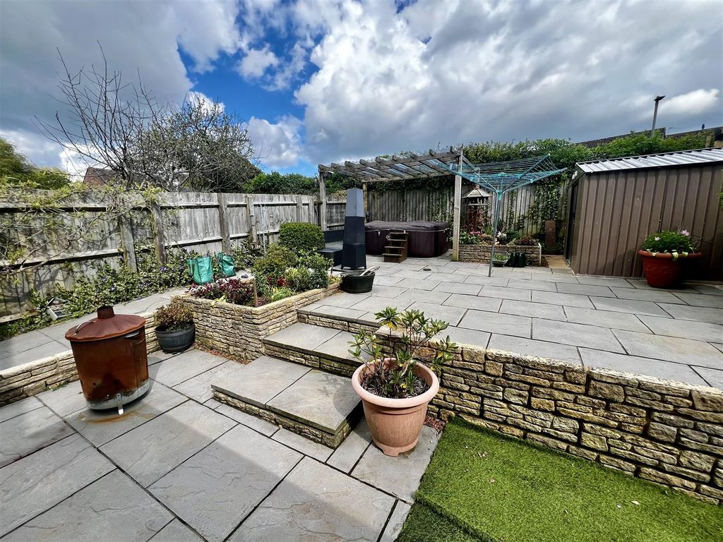 3 bed detached house for sale in Cheviot Way, Banbury OX16, £350,000