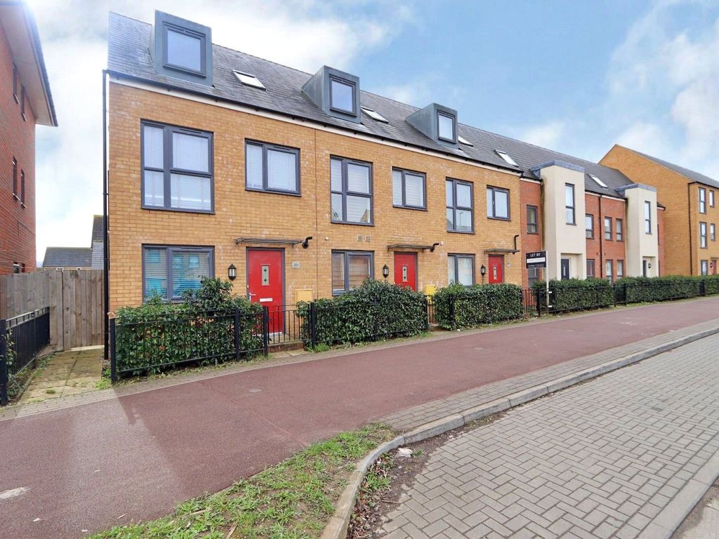 4 bed end terrace house for sale in Countess Way, Brooklands MK10, £