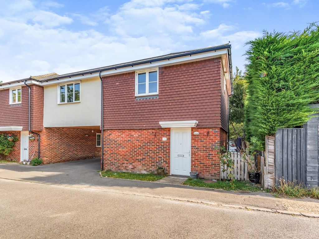 2 bed flat for sale in Junction Close, Burgess Hill RH15 Zoopla