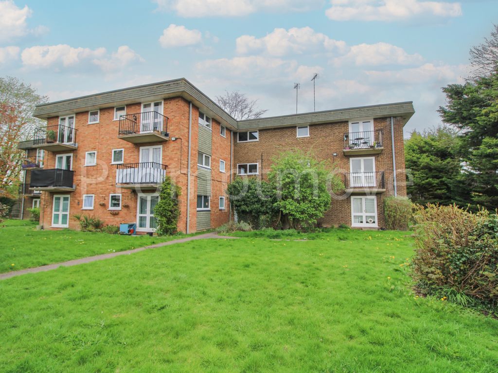 1 bed property for sale in Bedford Road, Houghton Regis, Dunstable LU5