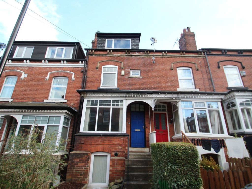 2 bed terraced house to rent in Methley View, Leeds, West Yorkshire, UK