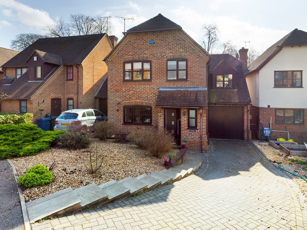4 bed detached house for sale in Copperfields, High HP12 Zoopla