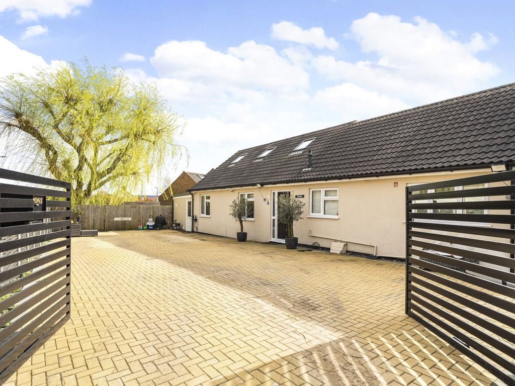 4 bed detached house for sale in Jacob's Well, Guildford, Surrey GU4, £