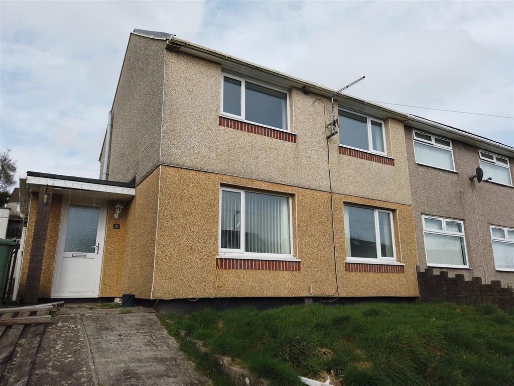 3 bed semidetached house for sale in Heol Graigwen, Caerphilly CF83, £