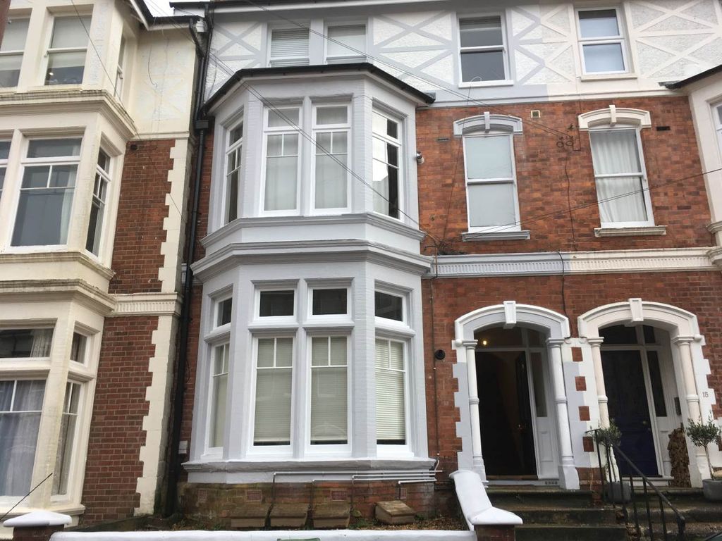 2 bed flat to rent in Guildford Road, Tunbridge Wells, Kent TN1, £1,100