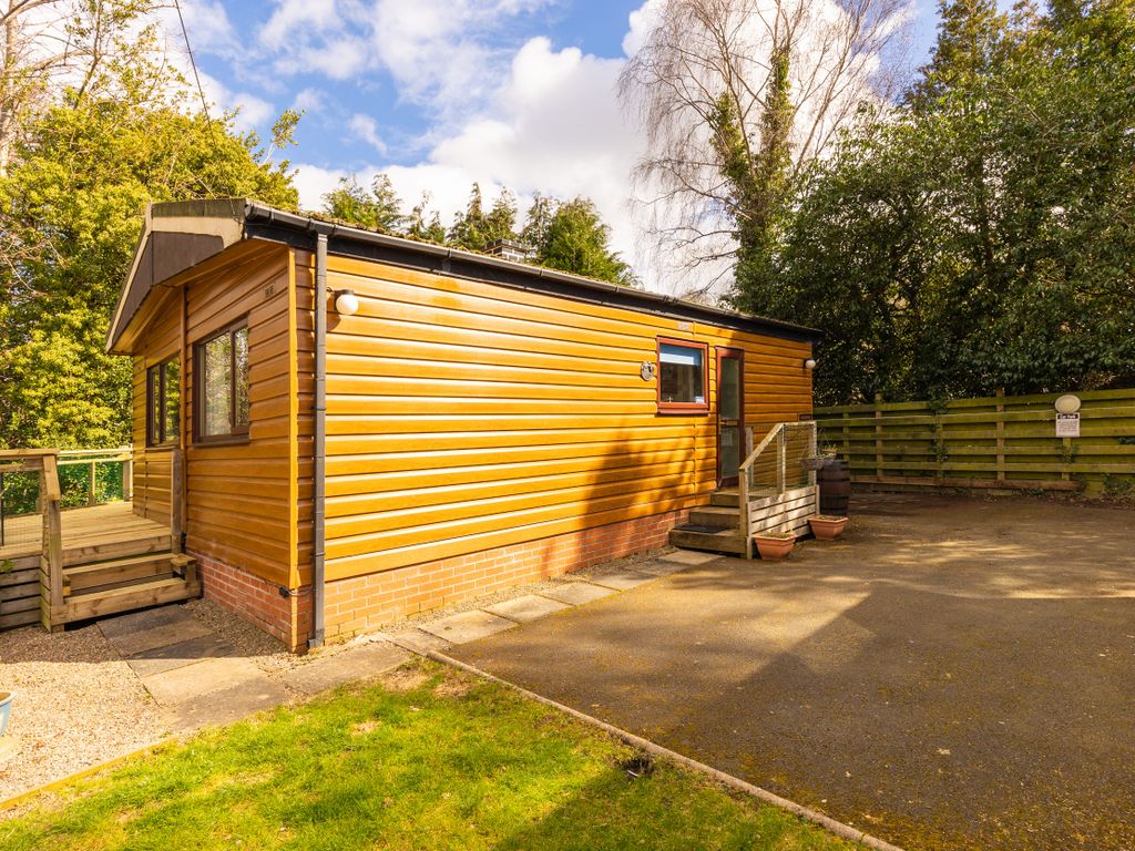 2 bed town house for sale in Esk Lodge, Kevock Vale Park, Lasswade EH18