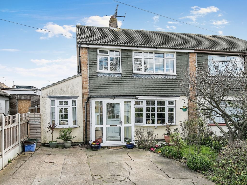 4 bed semidetached house for sale in Thorpe Road, ClactonOnSea CO15