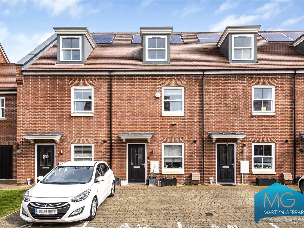 3 bed detached house for sale in Mcready Road, Whetstone, London N20