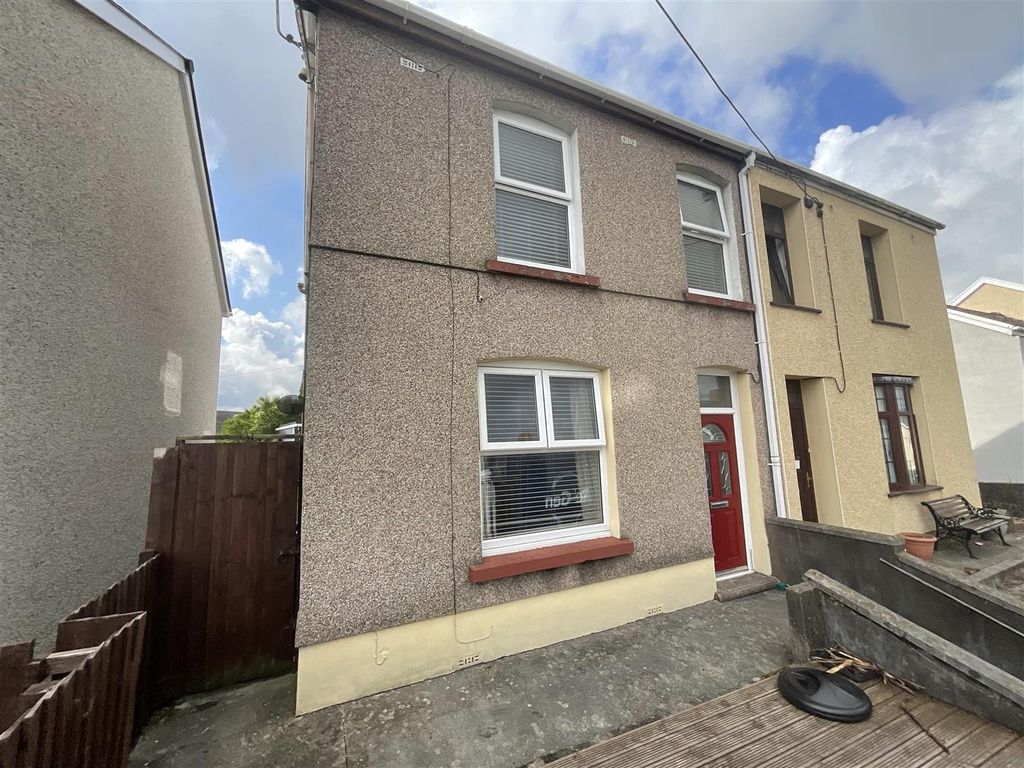 3 bed semidetached house for sale in Penybanc Road, Ammanford SA18