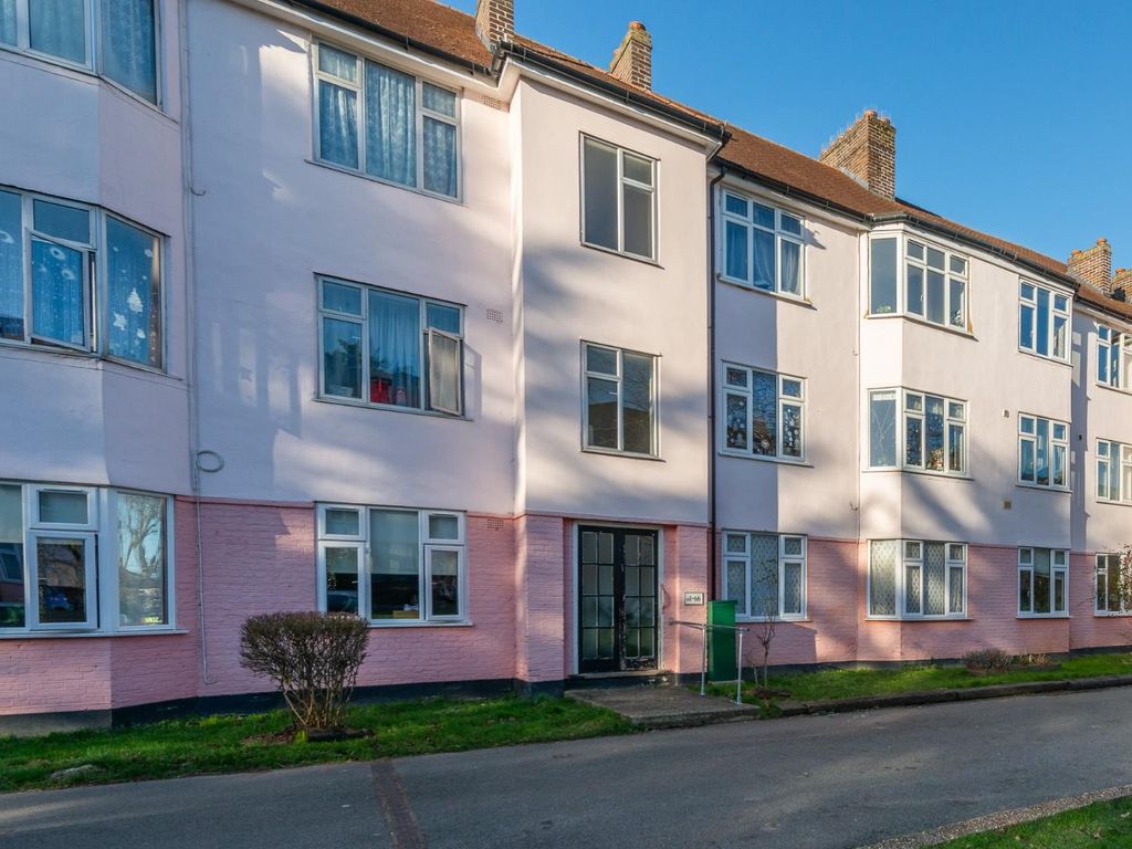 2 bed flat for sale in Chinbrook Road, London SE12, £250,000 Zoopla