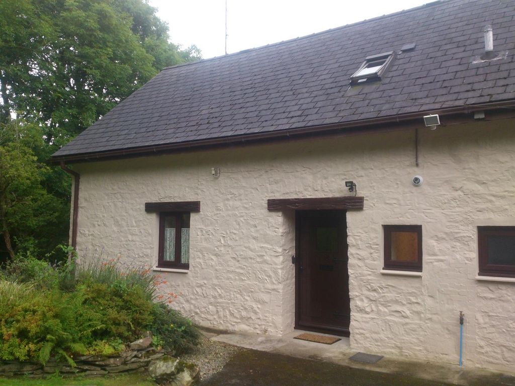 2 bed barn conversion to rent in 2 The Mill, Welsh Hook, Haverfordwest