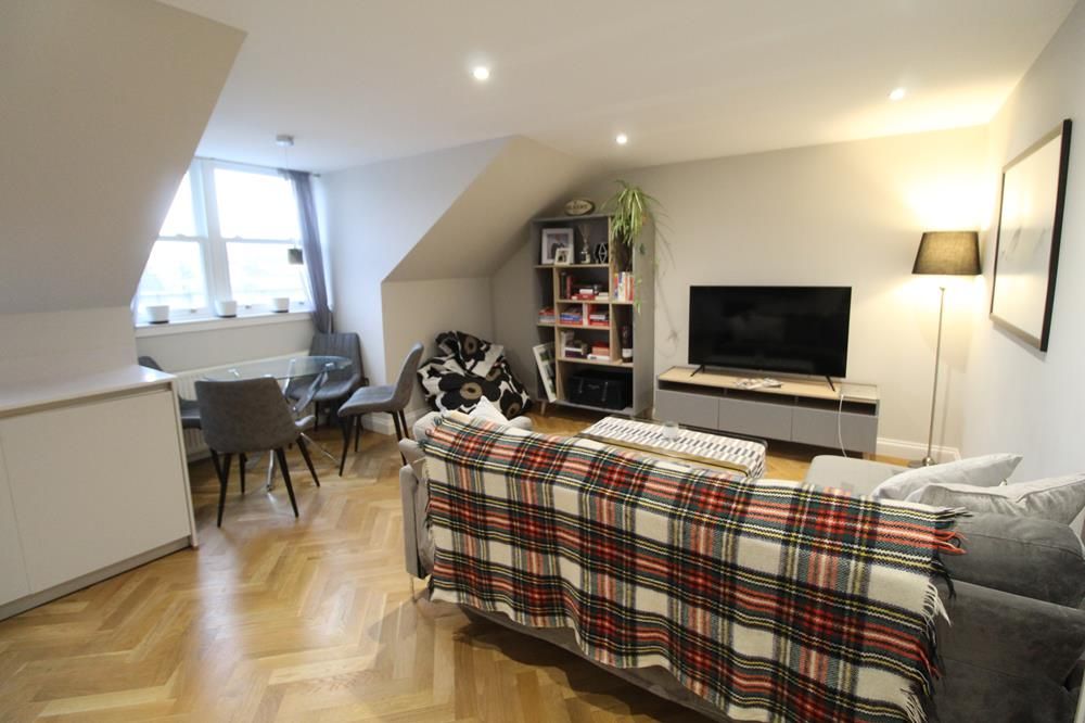 2 bed flat to rent in Union Street, Top Floor AB11, £1,150 pcm Zoopla