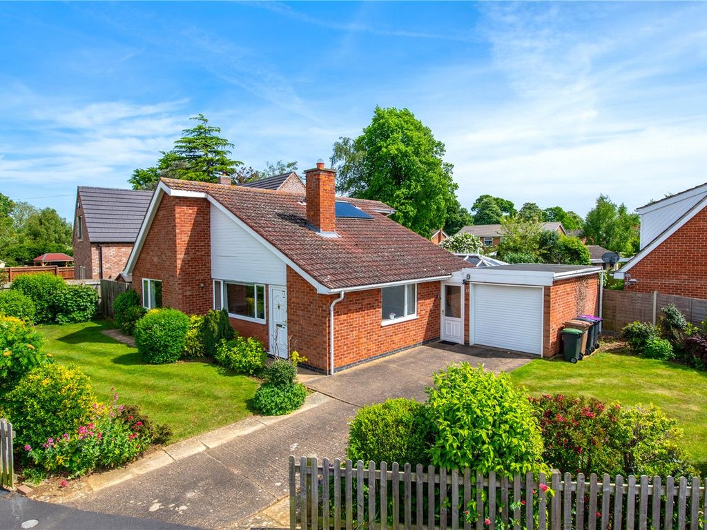 3 bed bungalow for sale in Hervey Road, Sleaford, Lincolnshire NG34