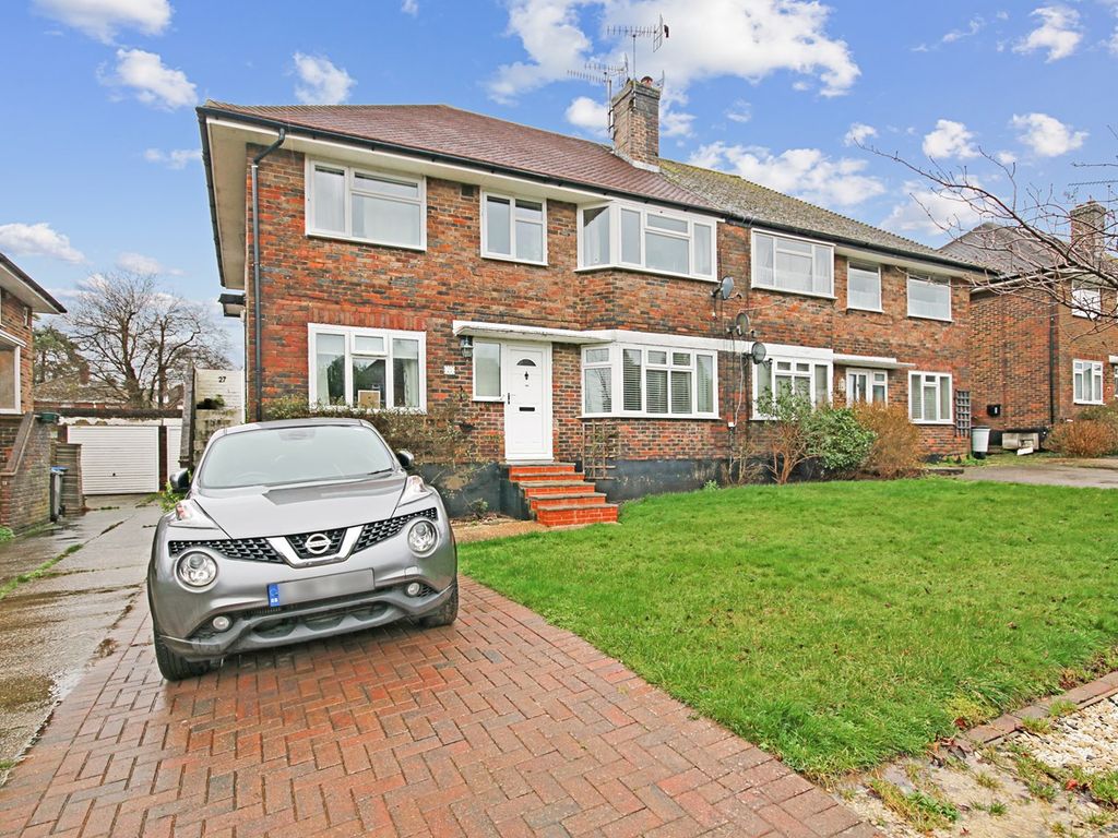 2 bed for sale in Halsford Park Road, East Grinstead RH19, £