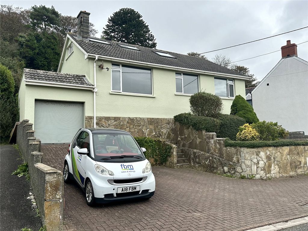 3 bed detached house to rent in Swallowtree, Burton, Milford Haven