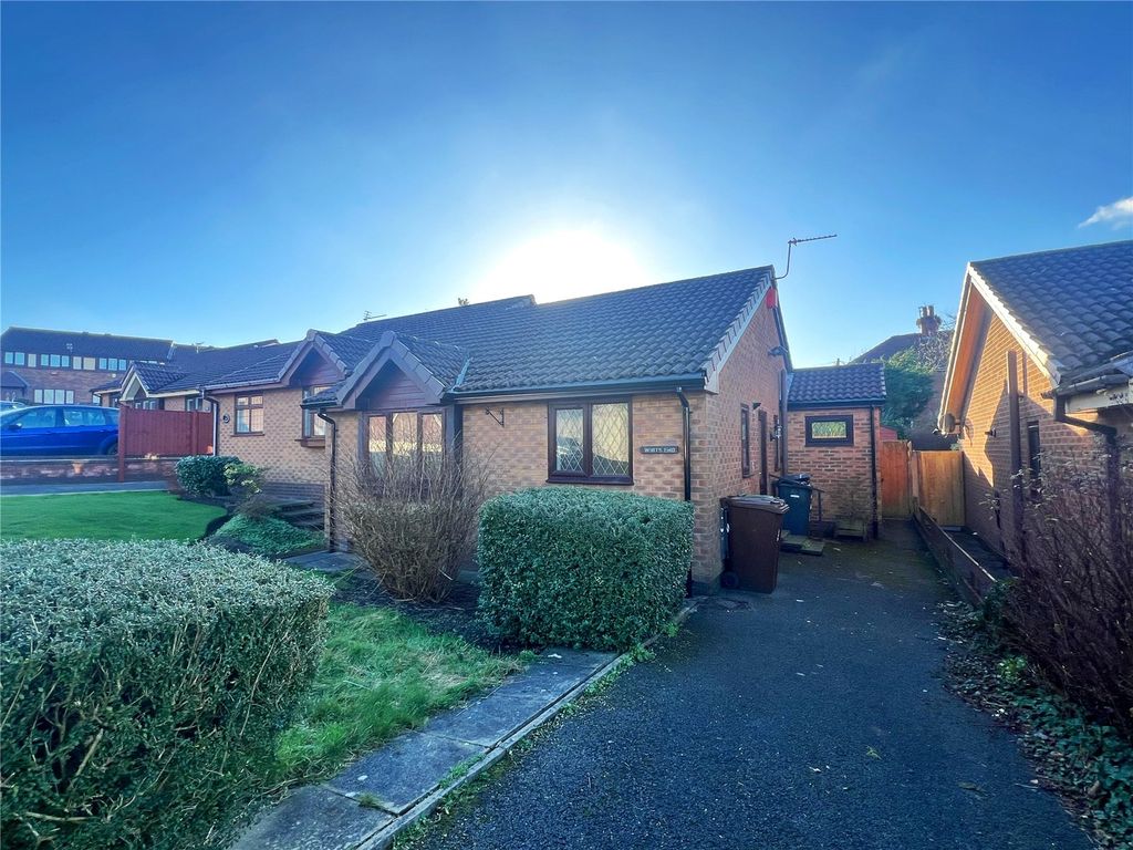 2 bed bungalow for sale in Rushmere, AshtonUnderLyne, Greater Manchester OL6, £200,000 Zoopla