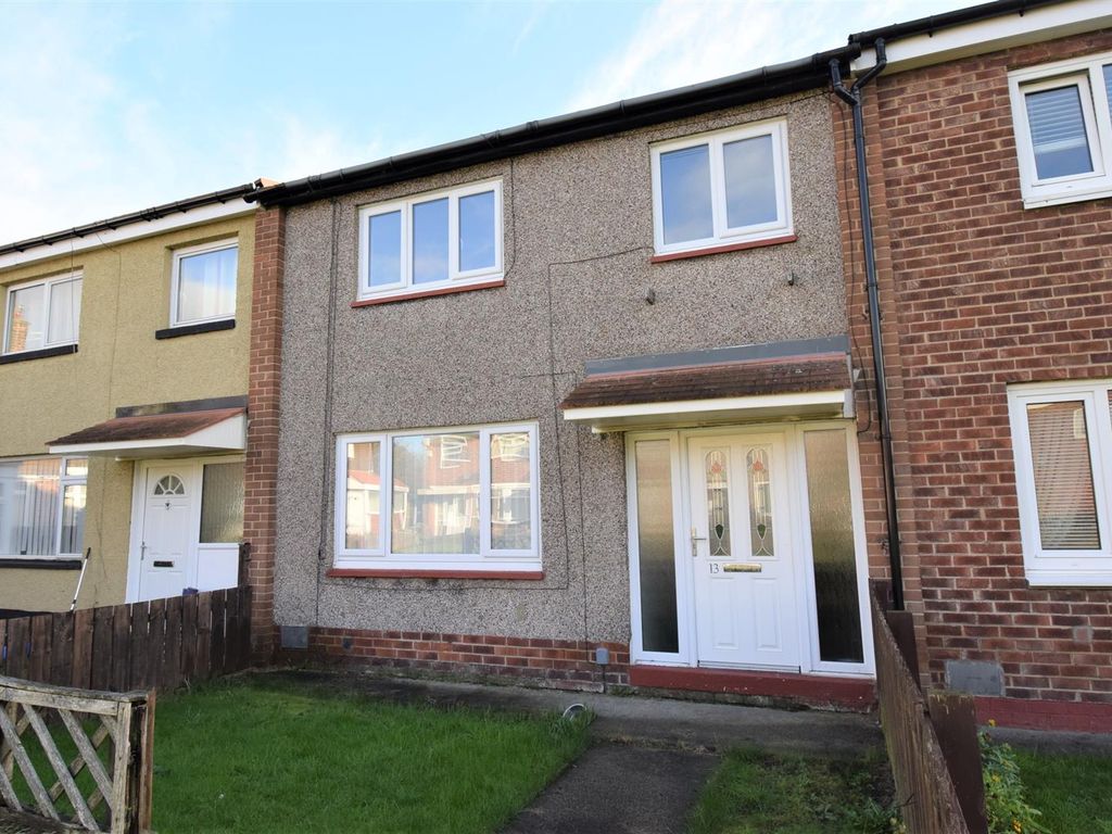 3 bed terraced house for sale in Chatsworth Road, Hill Park Estate