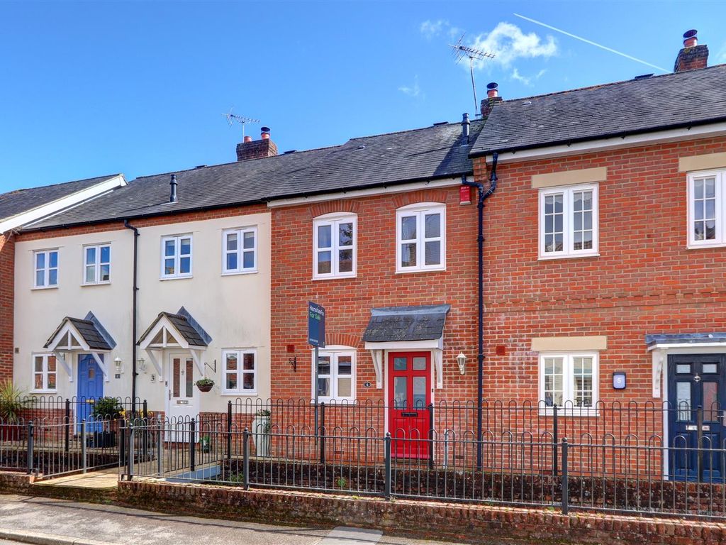 2 bed terraced house for sale in Middlebridge Street, Romsey, Hampshire