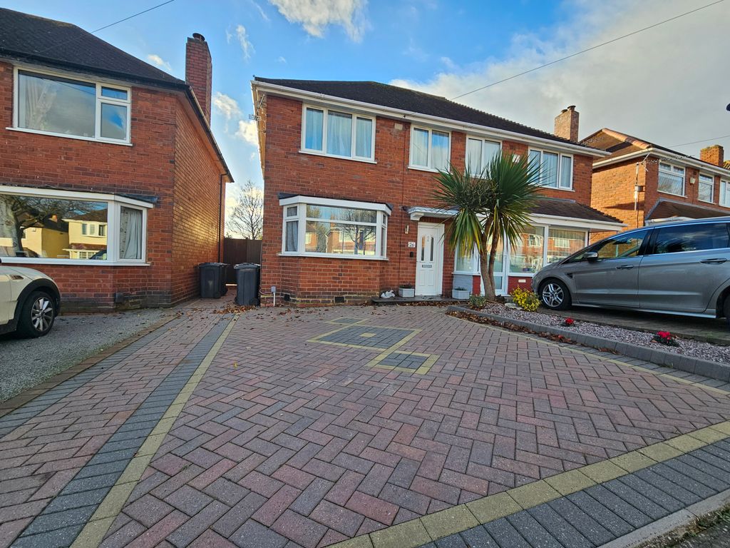 3 bed property to rent in Somercotes Road, Great Barr, Birmingham B42