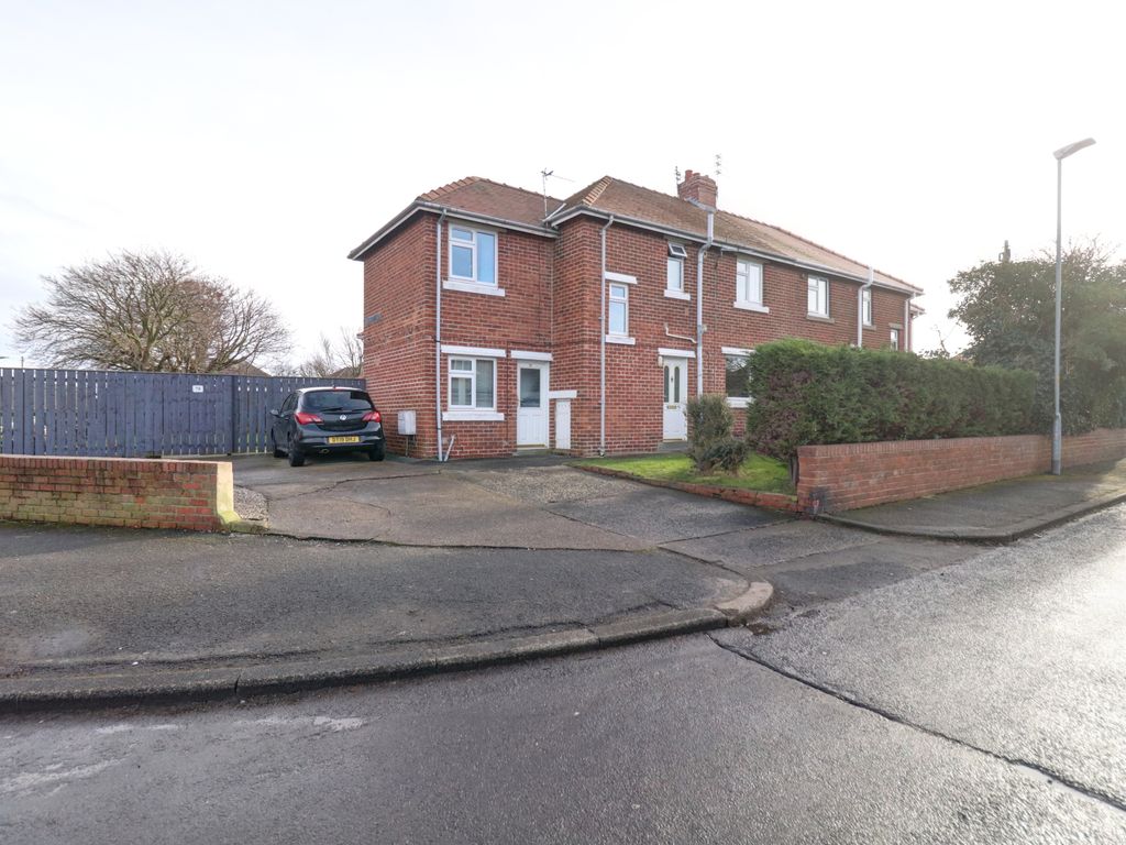 4 bed semidetached house for sale in Welfare Crescent, NewbigginBy