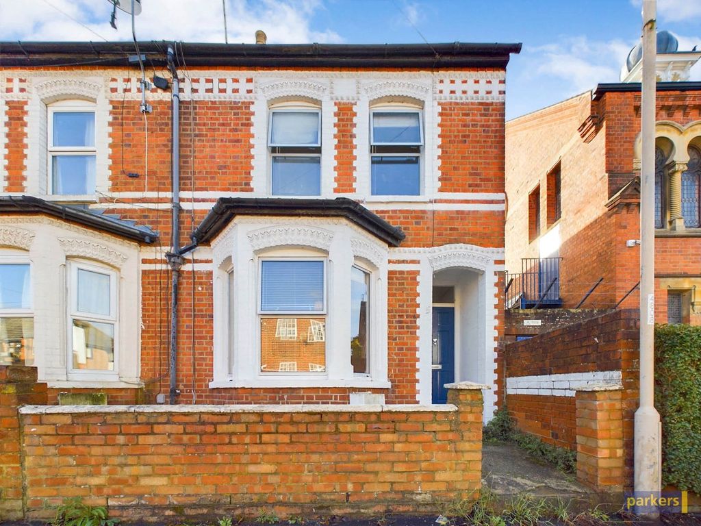 4 bed end terrace house for sale in Goldsmid Road, Reading, Berkshire