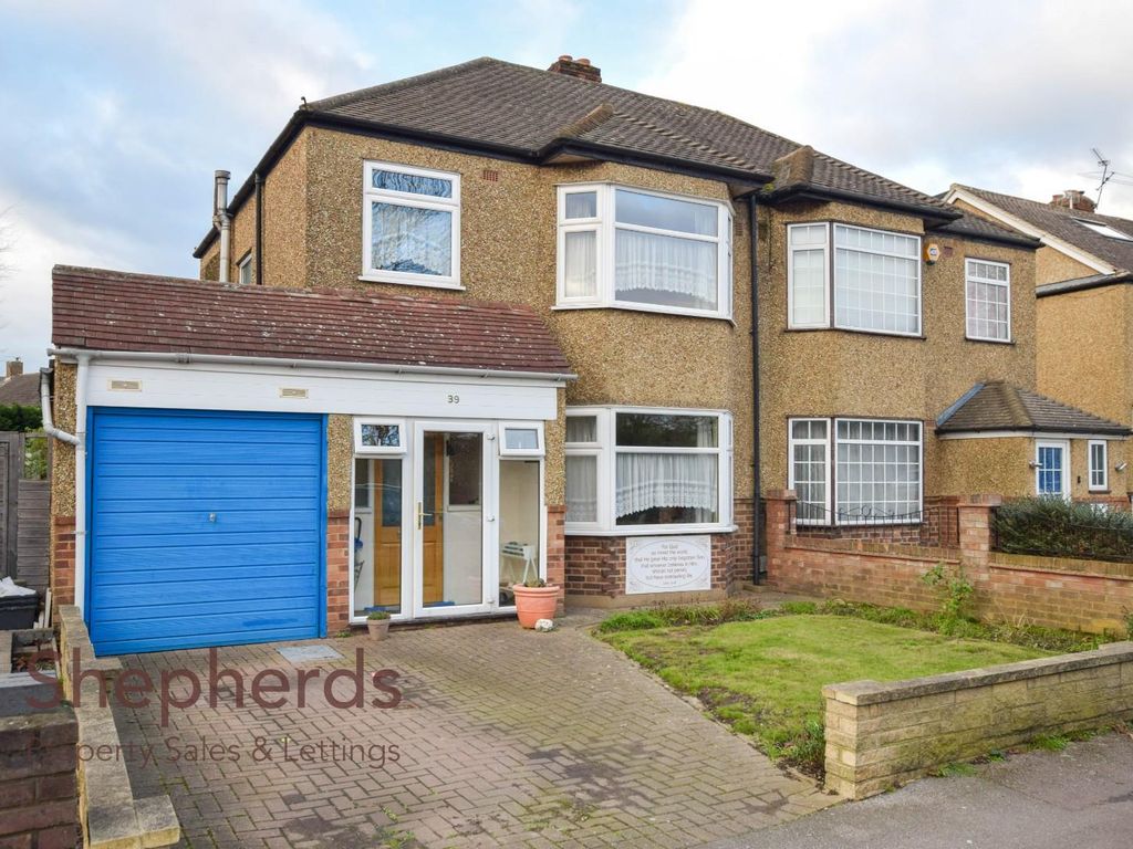3 bed semidetached house for sale in Cheshunt Wash, Cheshunt, Waltham