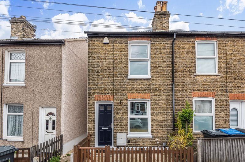 2 bed end terrace house for sale in Sanderstead Road, Sanderstead