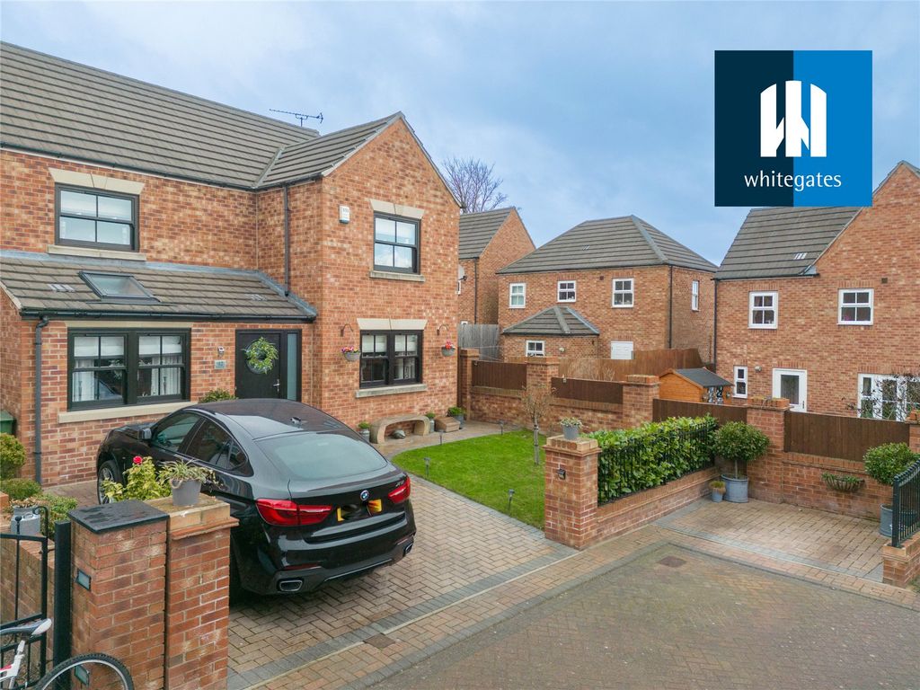 4 bed detached house for sale in Marsden Mews, Hemsworth, Pontefract